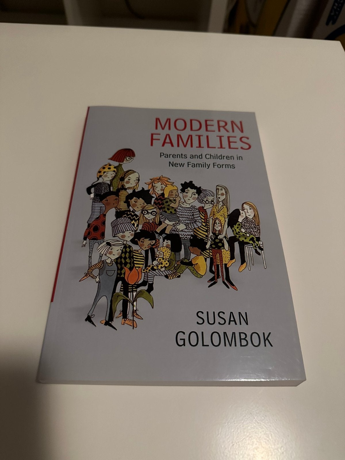 Modern Families, Ophalen of Verzenden, Zo goed als nieuw, Overige niveaus, Engels