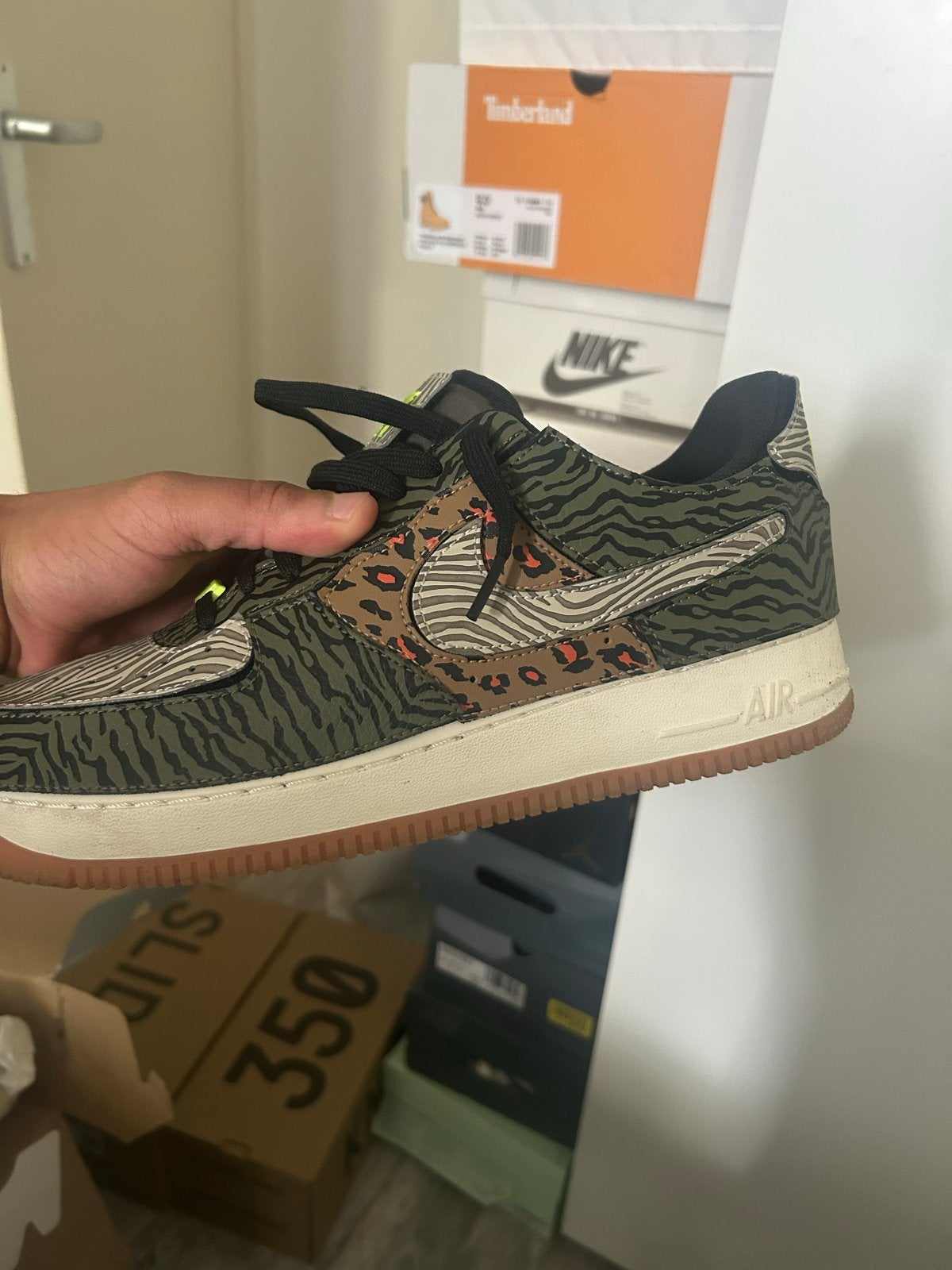 Nike Air Force 1/1 “Animal Print”, Ophalen of Verzenden, Zo goed als nieuw, Overige kleuren, Sneakers of Gympen