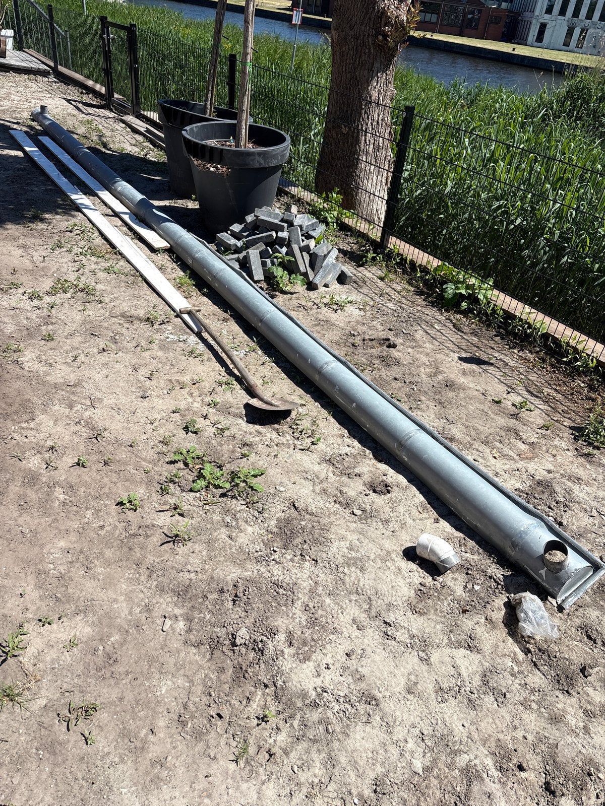 Zinken dakgoot 7 meter met beugels, Doe-het-zelf en Verbouw, Buizen en Afvoer, Ophalen, Gebruikt, 6 meter of meer, Zink