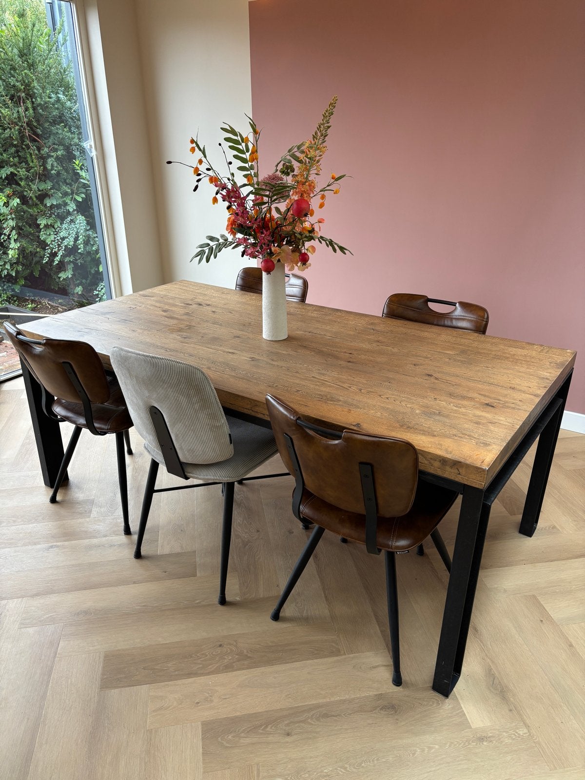 Eetkamertafel 100x200 cm met zwart stalen frame, Ophalen, 100 tot 150 cm, Zo goed als nieuw, Vijf personen of meer