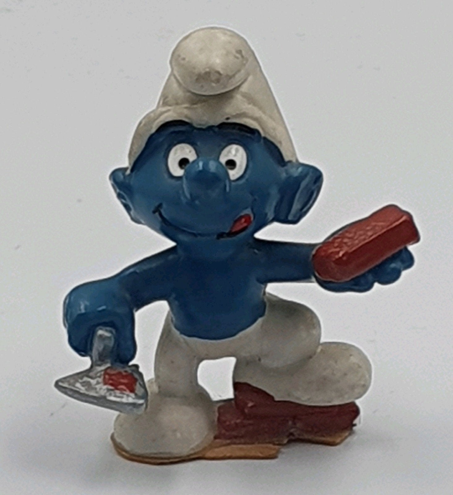 Smurf met troffel en baksteen - Vintage Smurfen figuur, Ophalen of Verzenden, Gebruikt, Overige Smurfen, Poppetje, Figuurtje of Knuffel