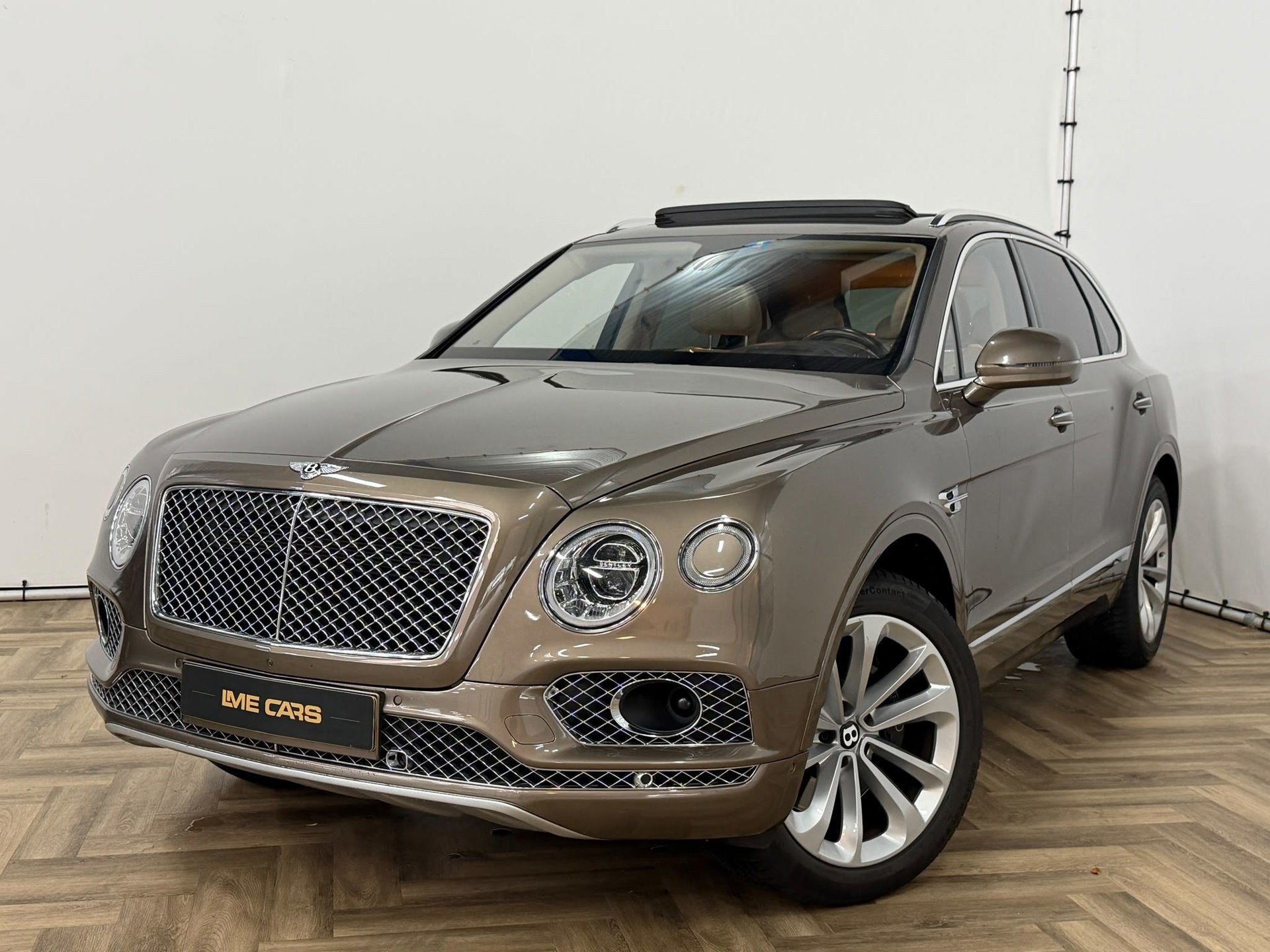 Bentley Bentayga 6.0 W12|NAP|1e EIGENAAR|INRUIL MOGELIJK|, Auto's, Gebruikt, Bedrijf, Vierwielaandrijving, SUV of Terreinwagen