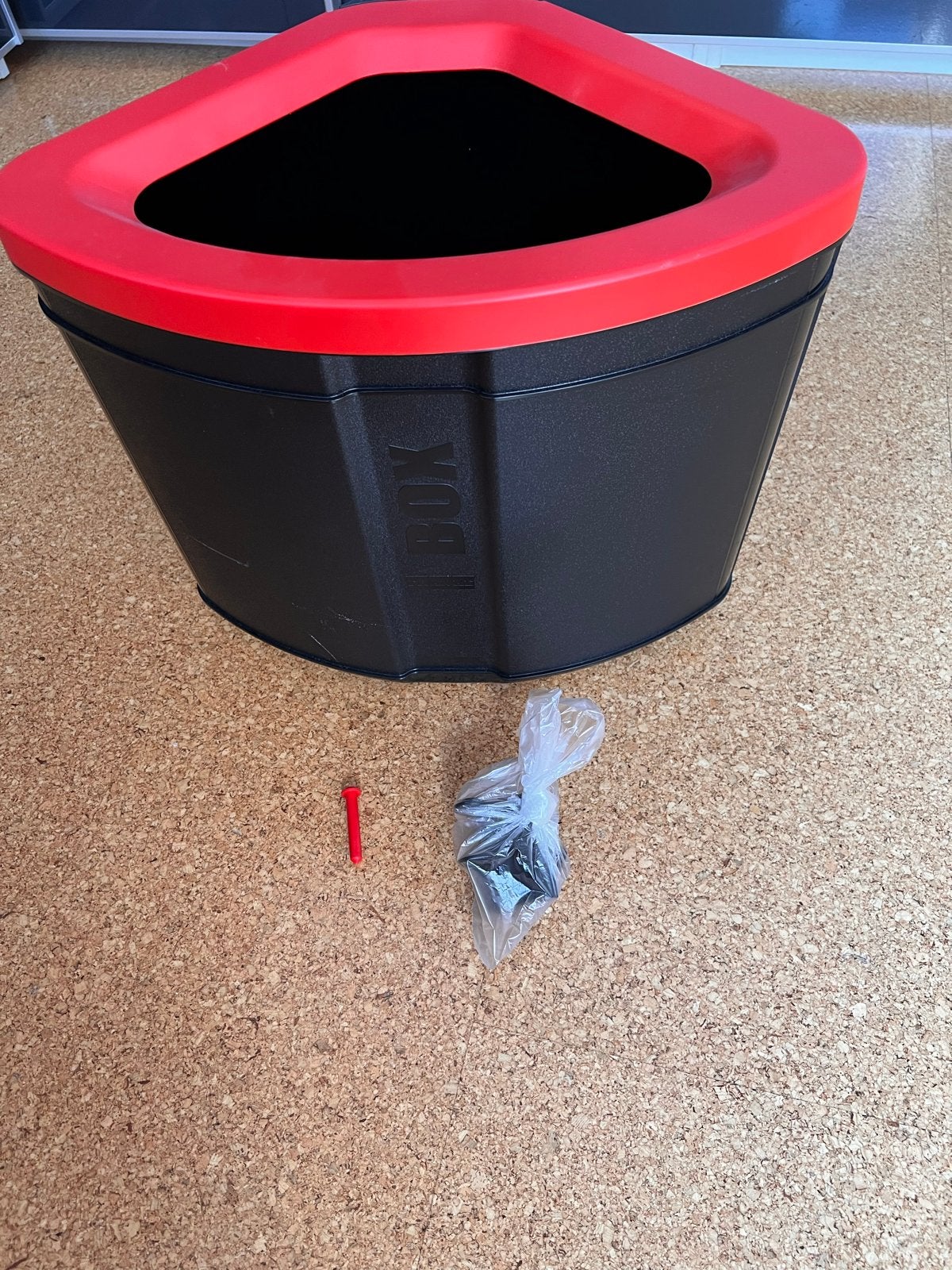 Compacte afvalbak voor binnen in kast - Zwart/Rood, Ophalen, Kunststof, Nieuw, Minder dan 10 liter