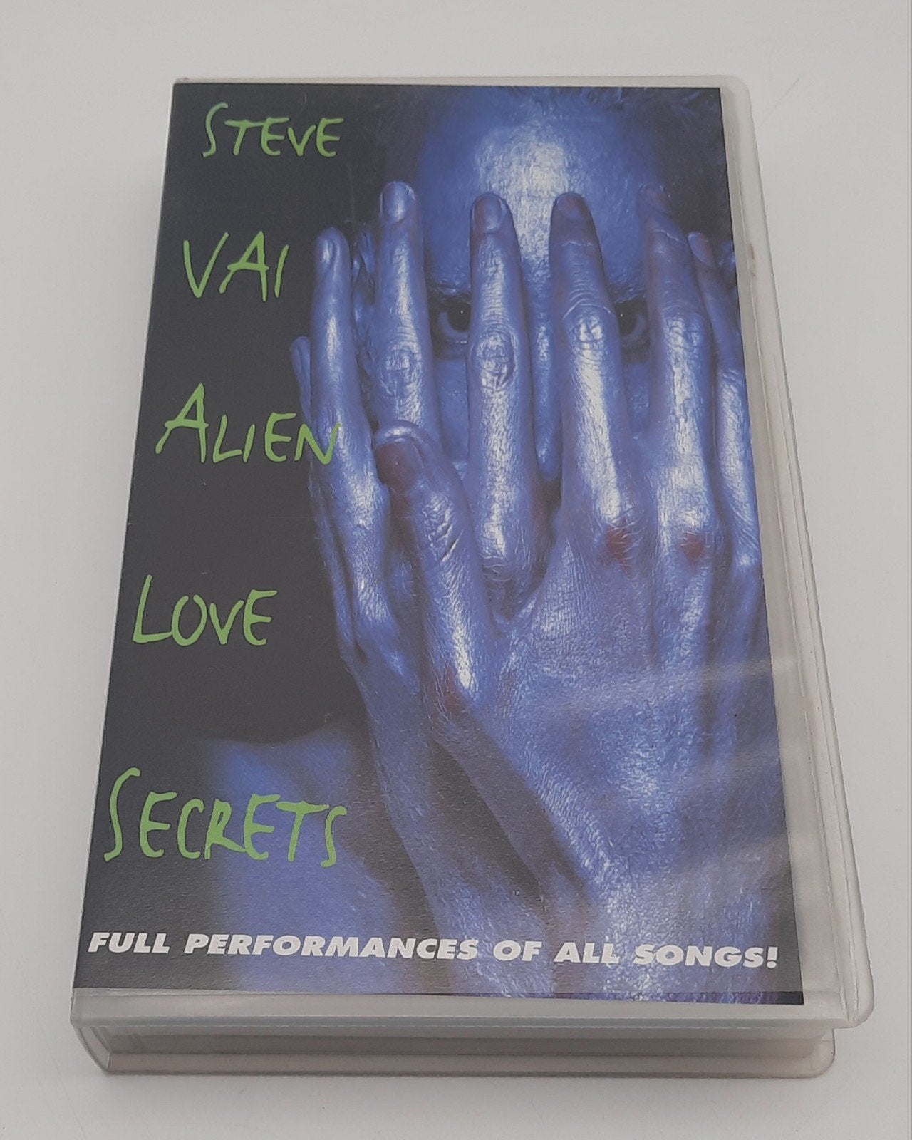 Steve Vai  Alien Love Secrets VHS band, Alle leeftijden, Muziek en Concerten, Ophalen of Verzenden, VHS
