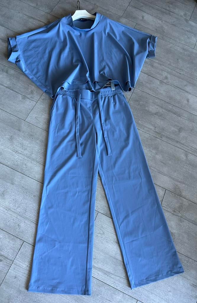 NOUS , travelstof 2 delig pak , lavendel kleur, Ophalen of Verzenden, Nieuw, Blauw, Overige typen