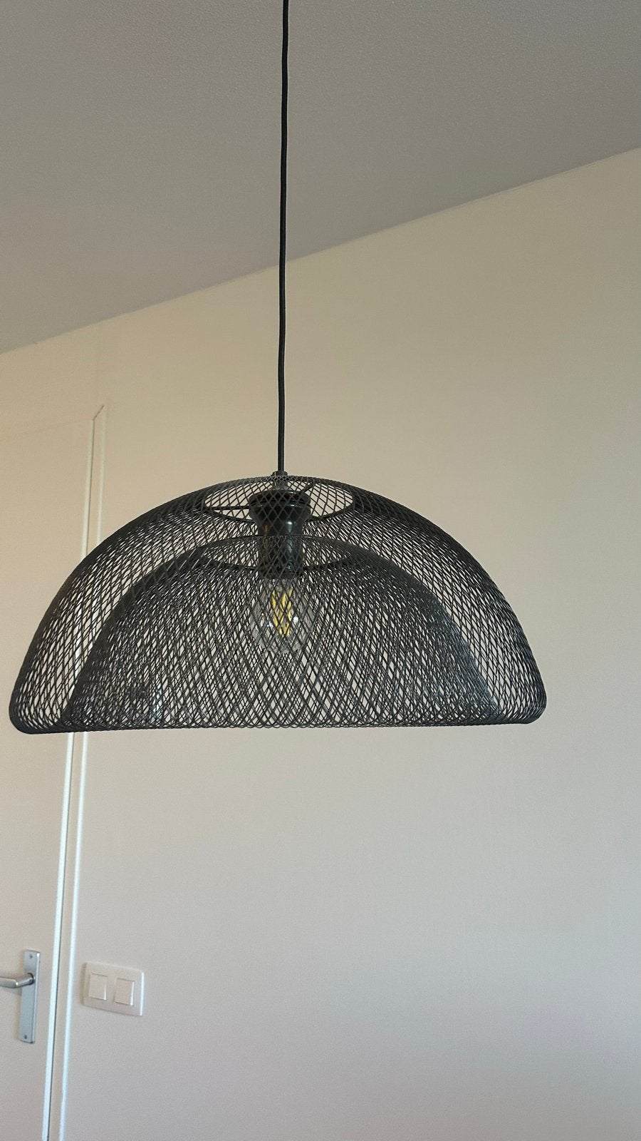Zwarte metalen plafondlamp - Tegen elk aannemelijk bod, Ophalen, Gebruikt, Modern, Zwart
