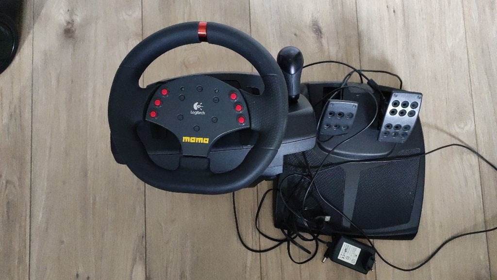 Logitech MOMO steering wheel with force feedback, Ophalen of Verzenden, Gebruikt, Logitech