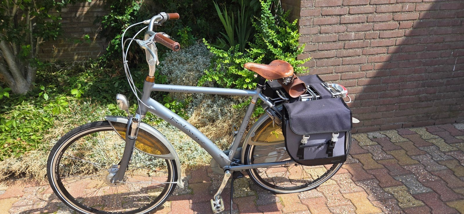 Batavus Genova fiets in nette staat( ook in dames model), Fietsen en Brommers, Ophalen, Velgrem, Versnellingen, Batavus