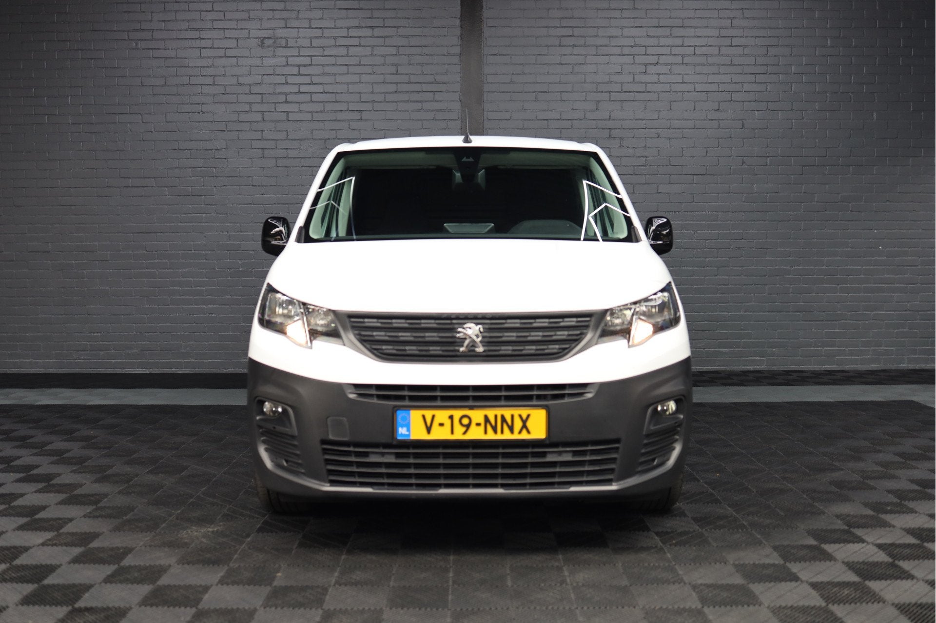 Peugeot Partner 1.5 BlueHDI Premium | AUTOMAAT | PDC | ACHTE, 1350 kg, Stof, Gebruikt, 4 cilinders