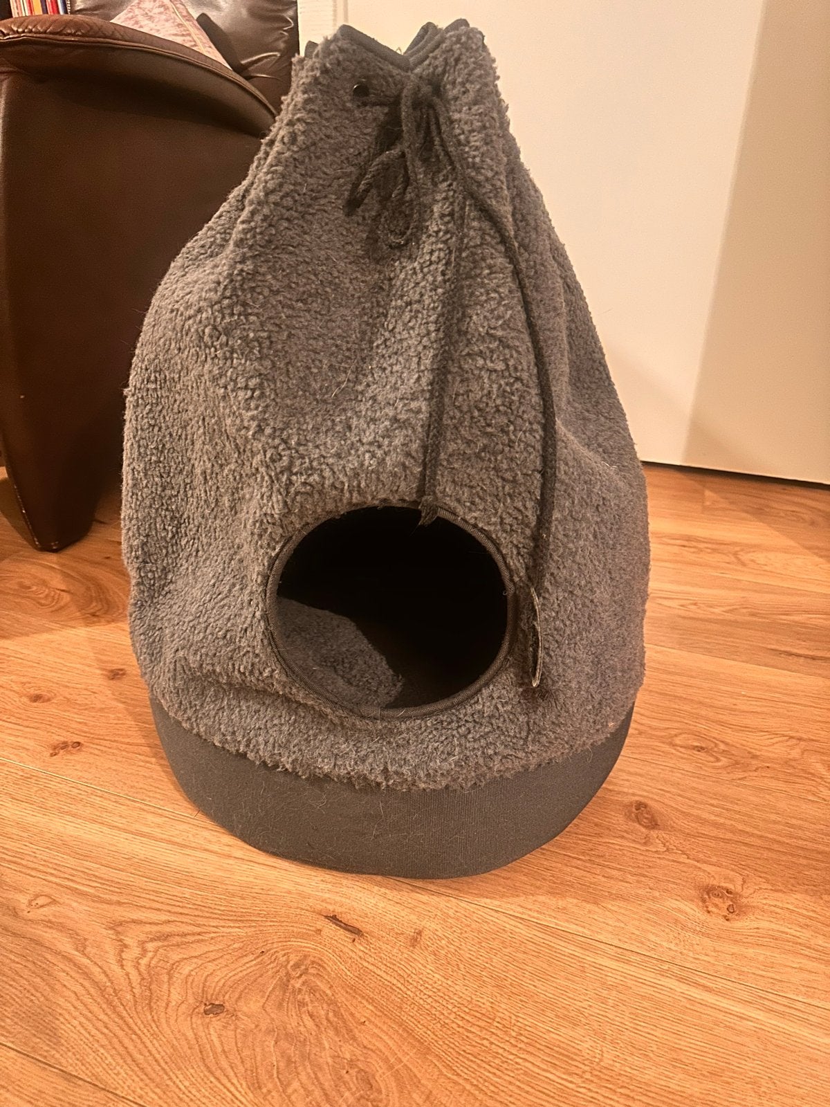 Leuke kattenhuisje, Ophalen, Zo goed als nieuw, Polyester