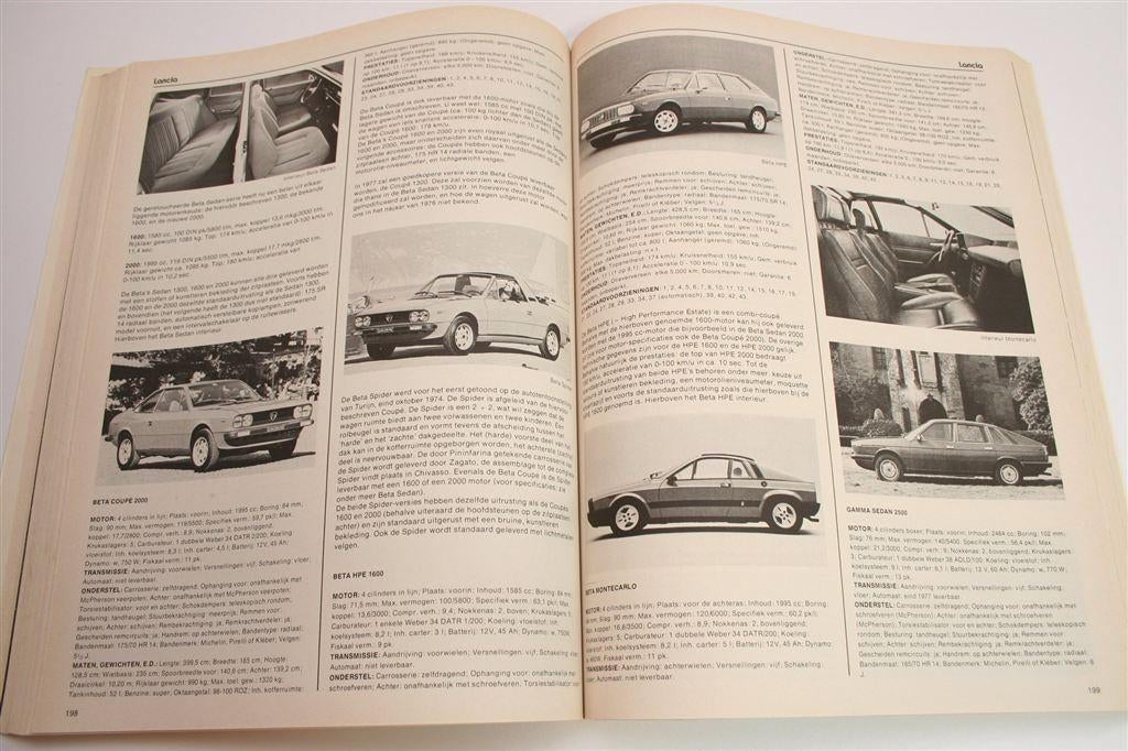 Zeldzaam Autotest Jaarboek 1977 — Meer dan 1200 Auto\'s, Ophalen of Verzenden, Gelezen, Algemeen