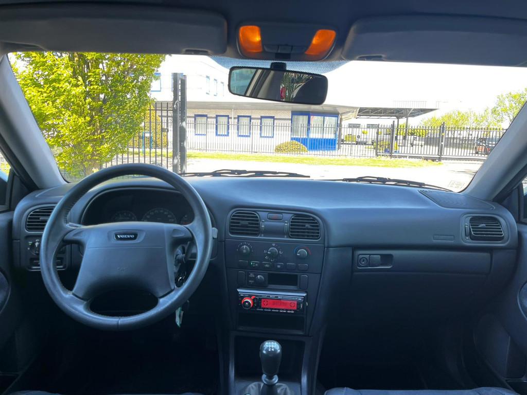 Volvo S40 1.8 Europa (Airco NL-Auto Inruilkoopje!), Auto's, Volvo, Voorwielaandrijving, Gebruikt, 4 cilinders, Leder en Stof