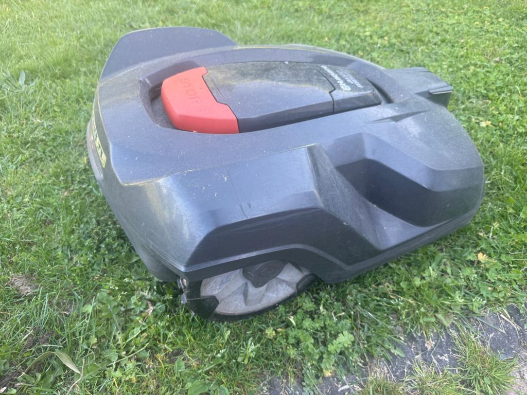 Husqvarna Automower 440 robotmaaier - 4000m2 - 2020, Tuin en Terras, Ophalen of Verzenden, Gebruikt, Accu-grasmaaier