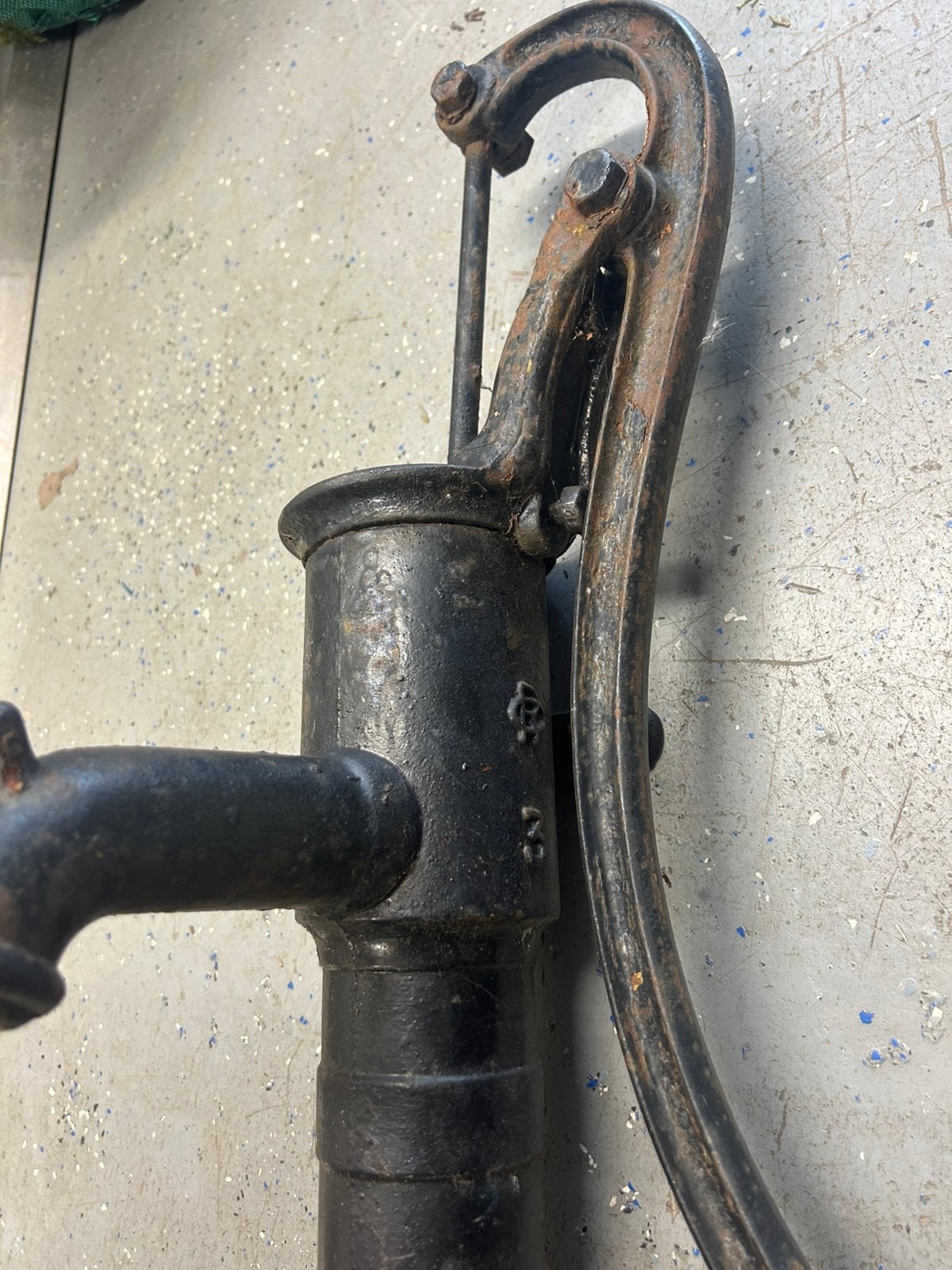 Antieke waterpomp, Tuin en Terras, Waterpompen, Ophalen of Verzenden, Zo goed als nieuw, Handmatig, Overige typen