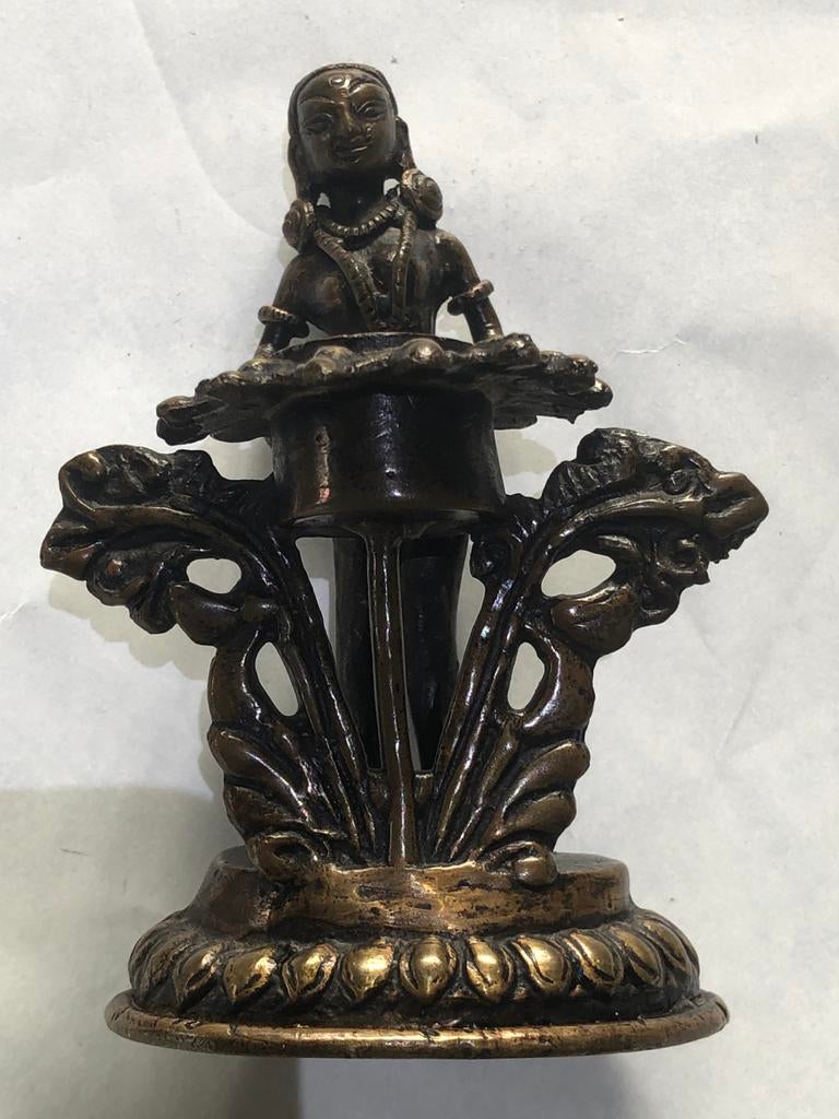 Antiek bronzen beeldje van een godin, Antiek en Kunst, Kunst | Beelden en Houtsnijwerken, Ophalen of Verzenden