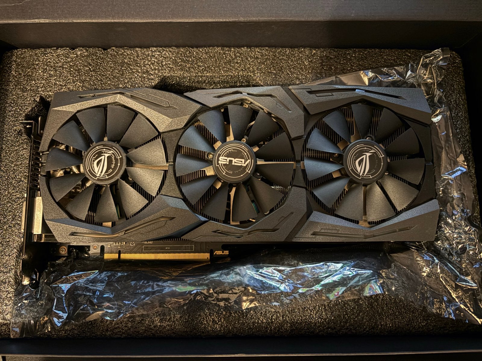 ASUS ROG Strix GeForce GTX 1060 6GB met extra fans, Computers en Software, Ophalen, PCI-Express 3, Gebruikt, HDMI