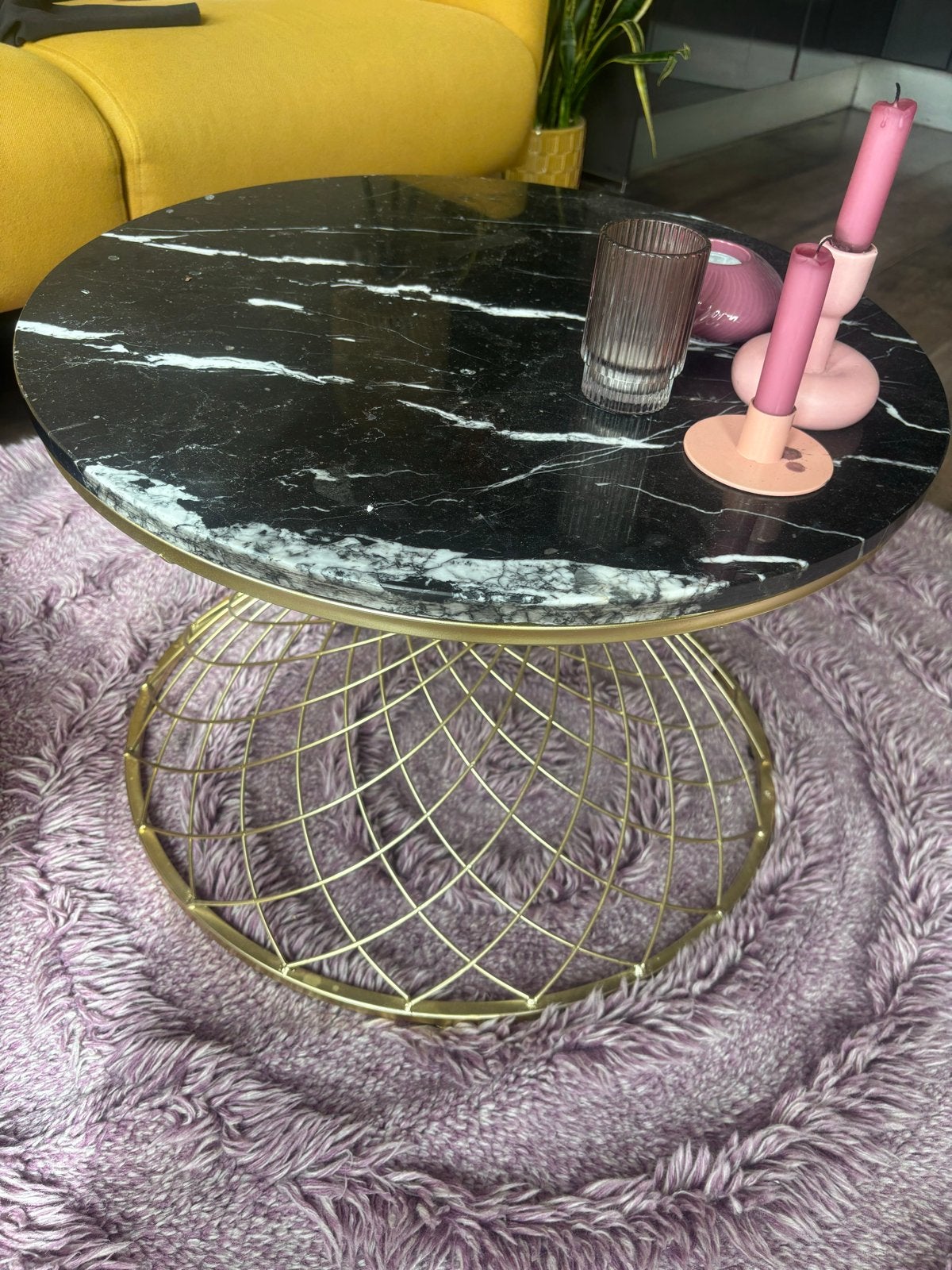 Salontafel met marmeren blad en gouden onderstel, Ophalen, Rond, 50 tot 100 cm, Zo goed als nieuw