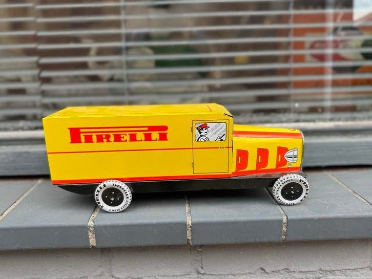Vintage Pirelli Blikken Speelgoed Vrachtwagen, Gebruikt, ., ., .