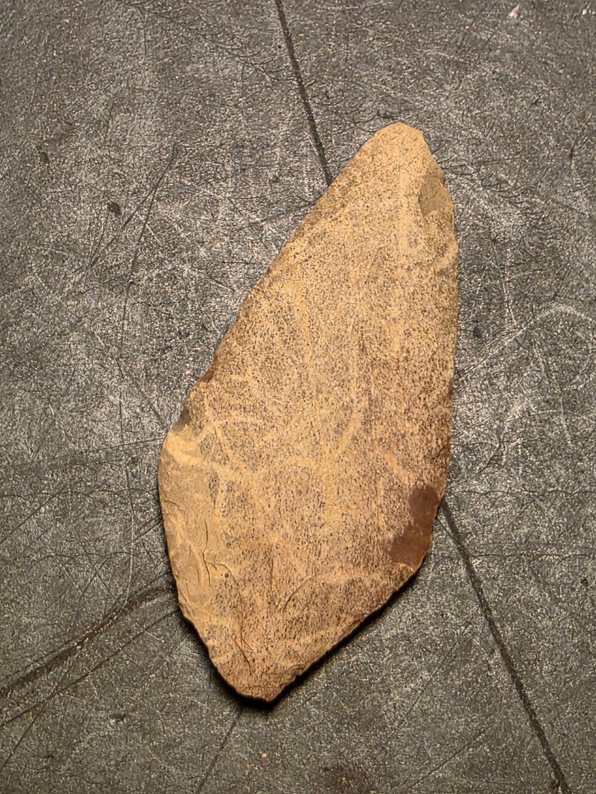 Spits speerpunt pijlpunt biface oude verzameling, Antiek en Kunst, Ophalen of Verzenden