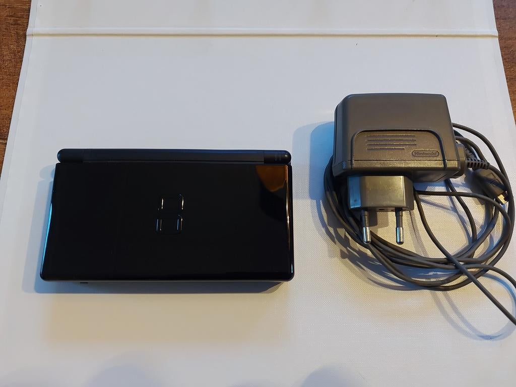 Nintendo DS lite zwart goed werkend, Spelcomputers en Games, Spelcomputers | Nintendo DS, Ophalen of Verzenden, Zo goed als nieuw