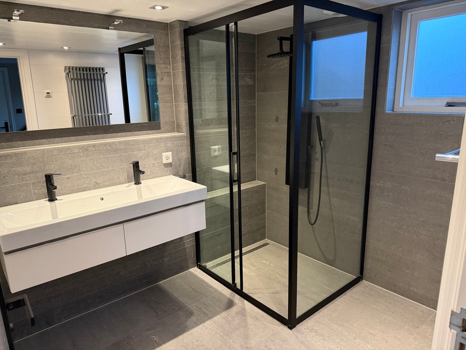 Moderne douchecabine met regendouche en handdouche, Doe-het-zelf en Verbouw, Sanitair, Ophalen, Gebruikt, Glas, Douche