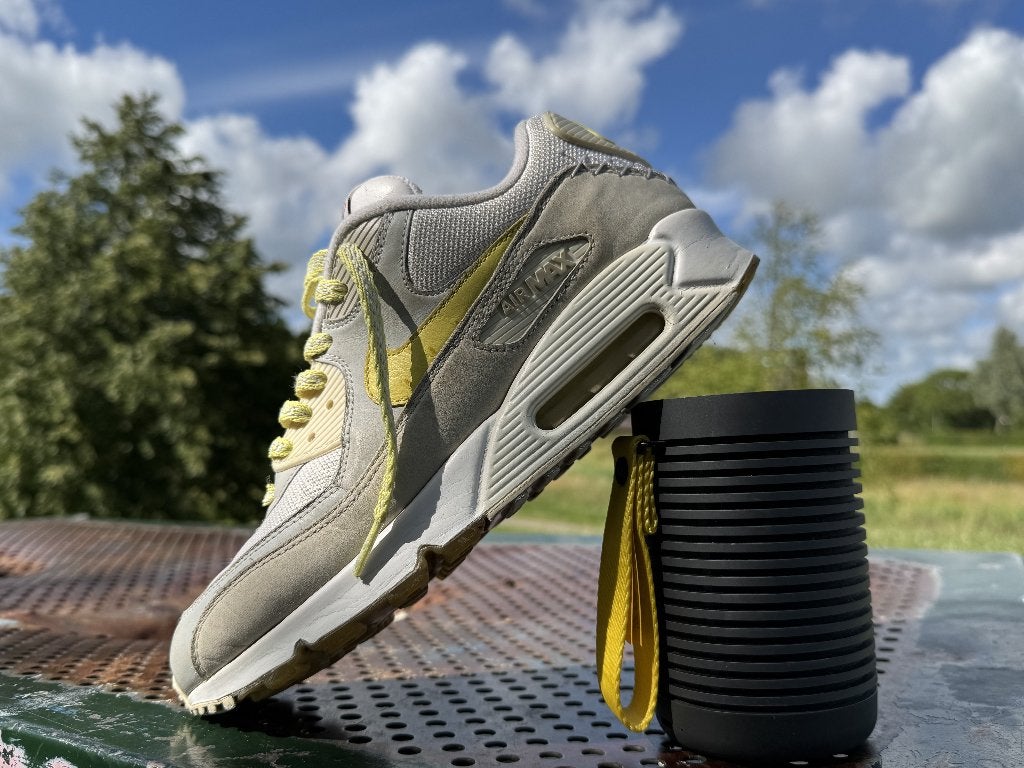 Nike Air Max 90 Side A – maat 42.5, Kleding | Heren, Schoenen, Wit, Nike, Ophalen of Verzenden, Sneakers of Gympen