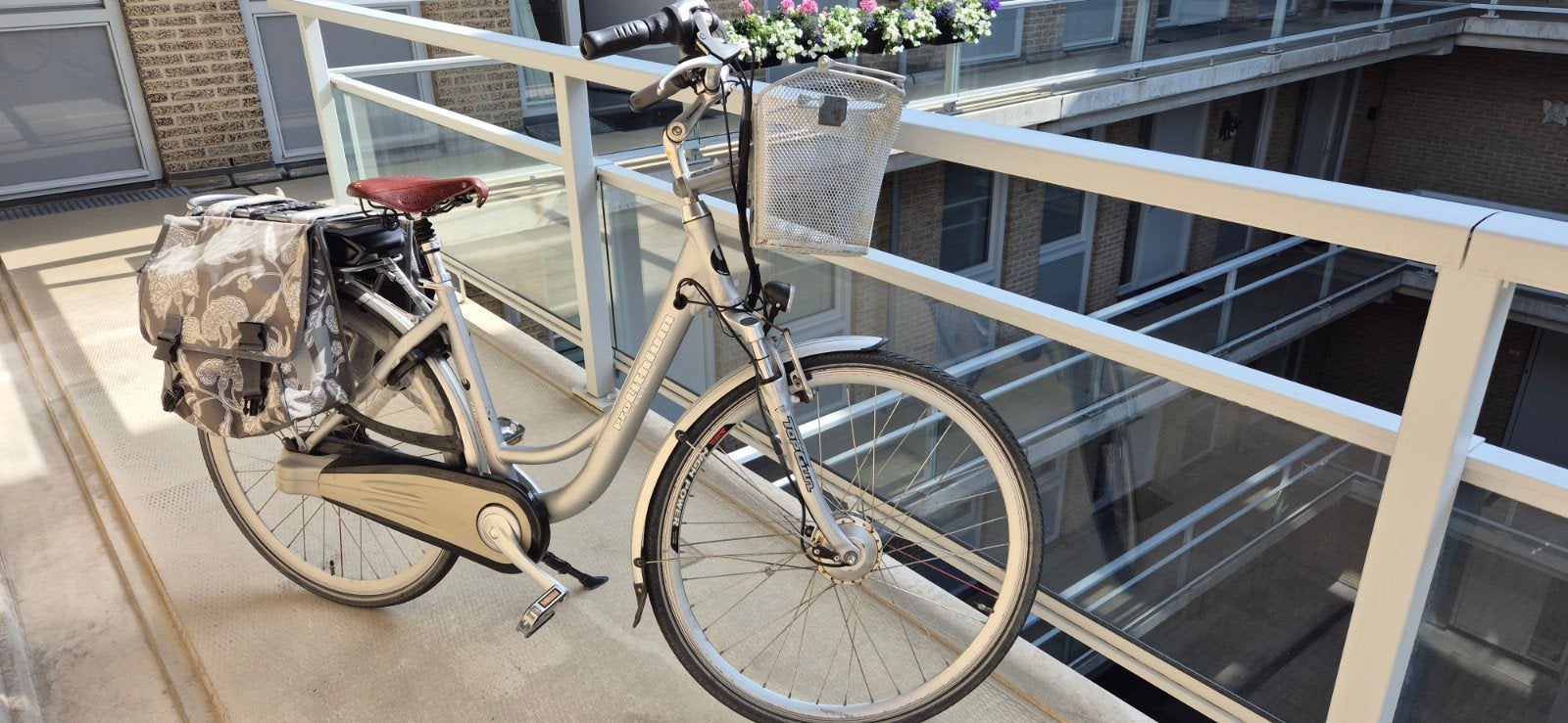 Elektrische fiets met 8 versnellingen en Brooks zadel, Fietsen en Brommers, Fietsen | Dames | Damesfietsen, Overige merken, Velgrem