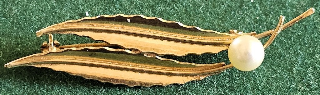 14 karaat gouden broche met echte cultivé parel –bladmotief, Sieraden, Tassen en Uiterlijk, Broches, 4 tot 7 cm, Ophalen of Verzenden