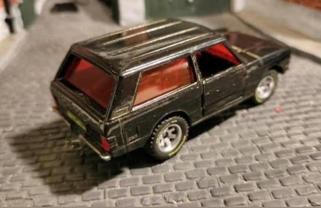 Classic SIKU RANGE ROVER, ZWART GESPOTEN, NIEUWE VELGEN, Hobby en Vrije tijd, Modelauto's | 1:50, Ophalen of Verzenden, Zo goed als nieuw