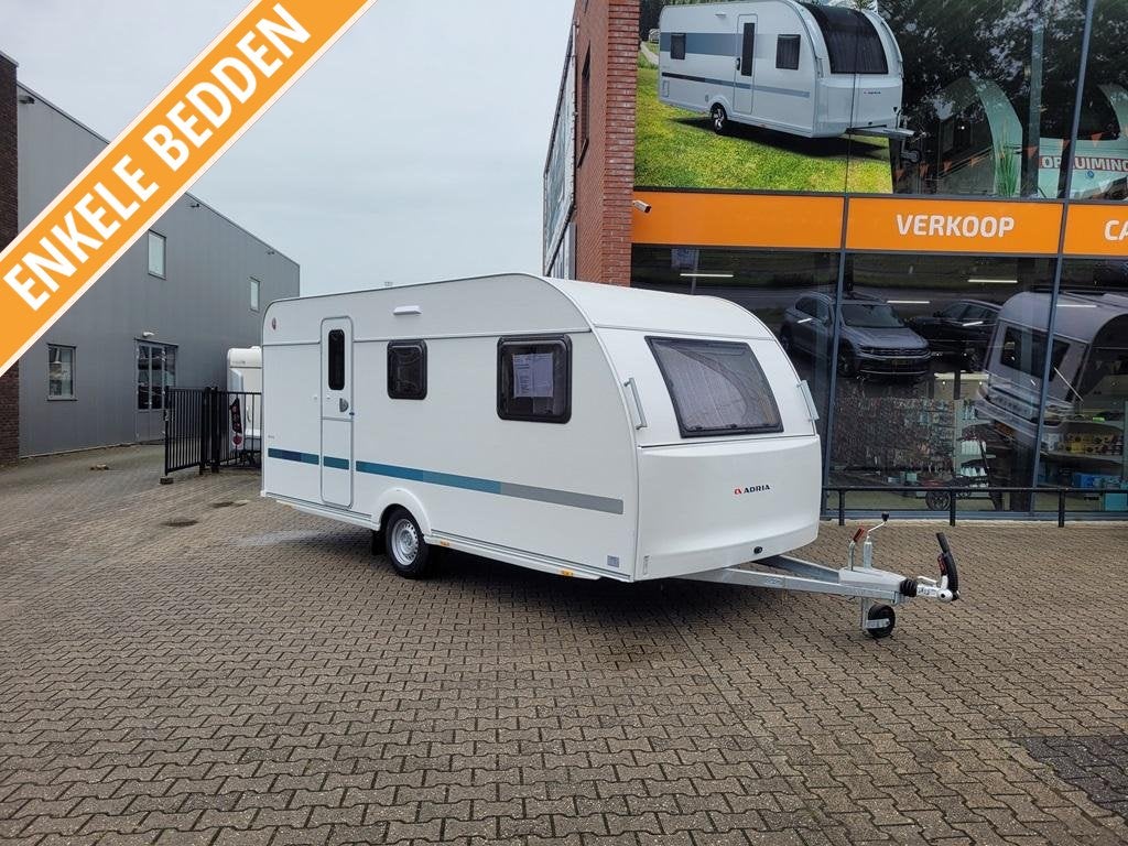 Adria Aviva 492 LU, Bedrijf, Treinzit, Adria, 5 tot 6 meter