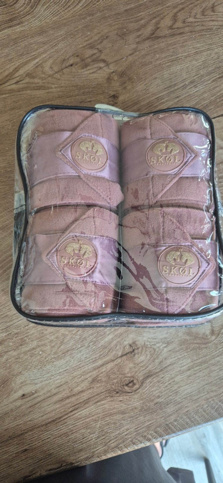 4 nieuwe bandages Skøl equestrian pink, Ophalen, Nieuw