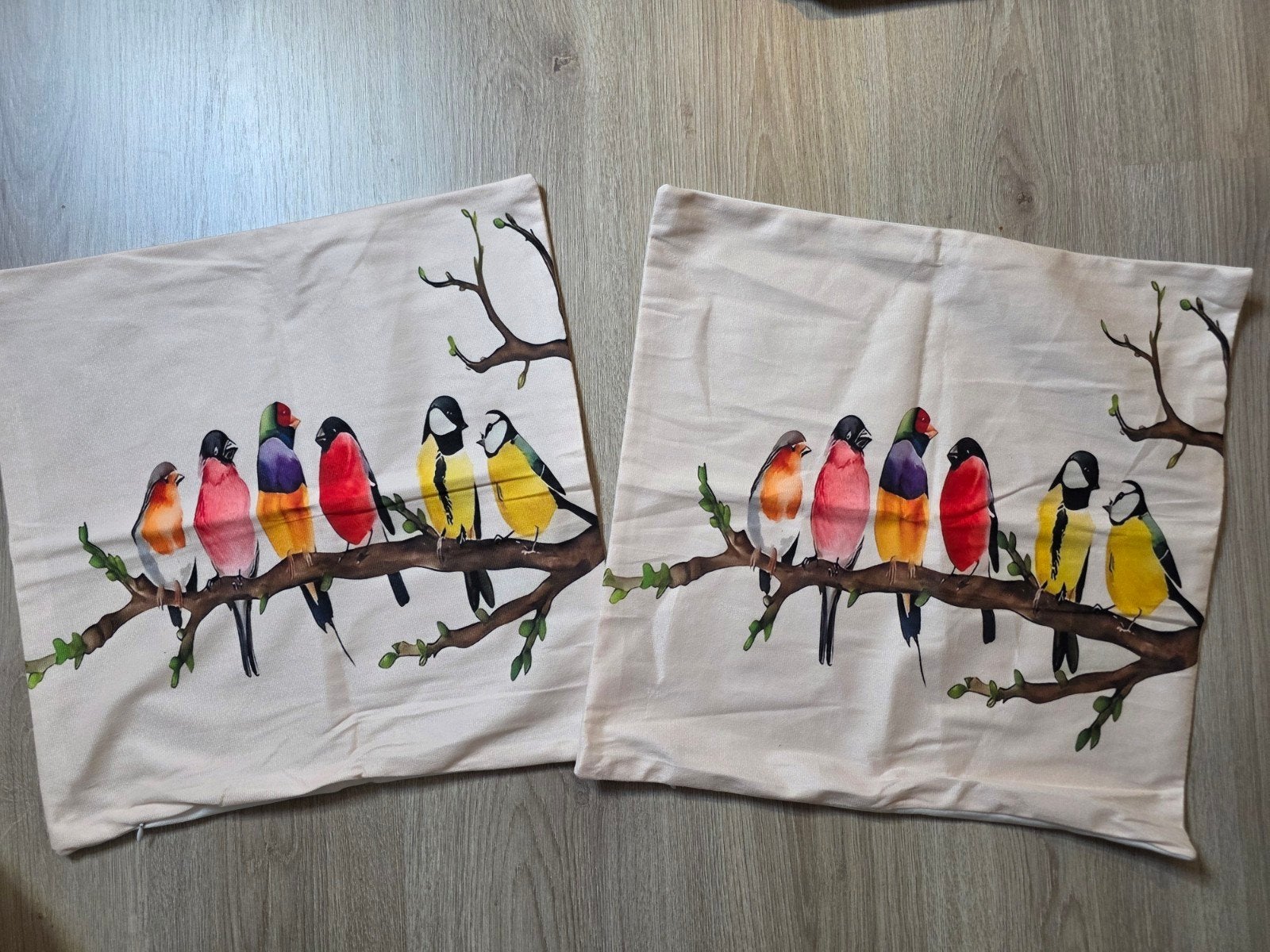 2  X Nieuwe nieuwe kussenhoes " vrolijke vogels", Huis en Inrichting, Woonaccessoires | Kussens, Meerkleurig, Nieuw, Ophalen of Verzenden