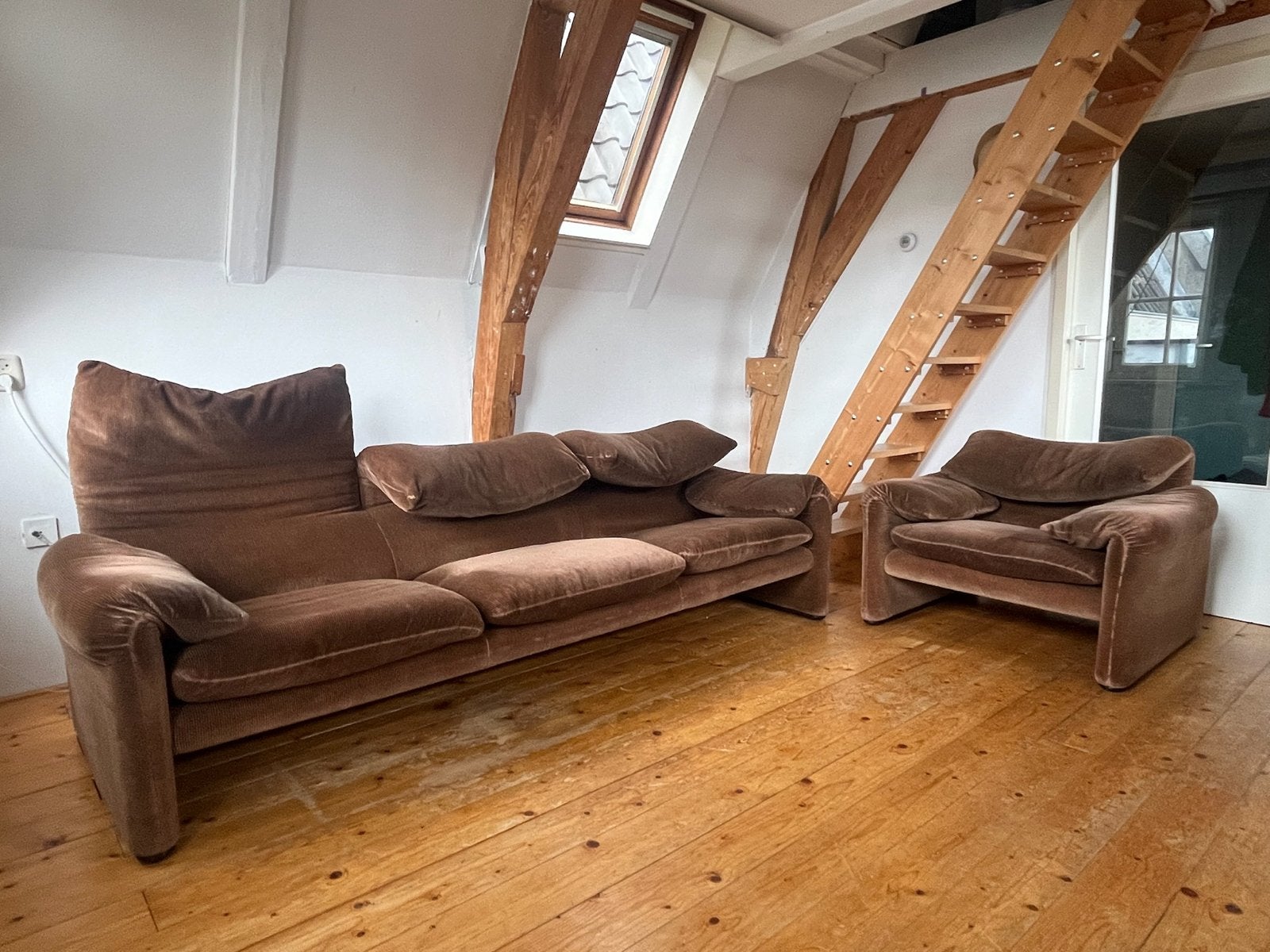 Cassina Maralunga 3-zits bank + fauteuil - Vico Magistretti, Huis en Inrichting, Banken | Bankstellen, Gebruikt, Rechte bank, Driepersoons