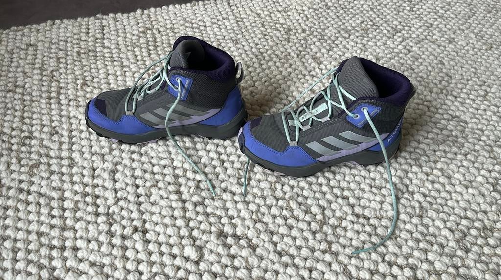 Adidas terrex maat 33, Jongen of Meisje, Schoenen, Ophalen of Verzenden, Zo goed als nieuw