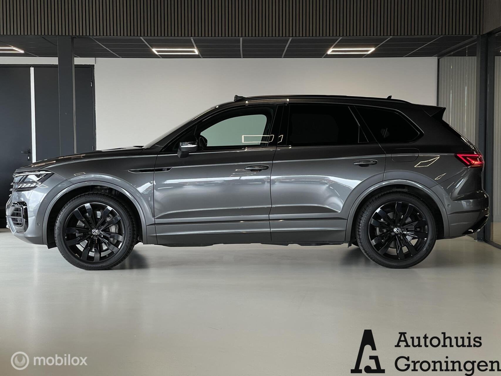 Volkswagen Touareg 3.0 TSI Hybrid R-Line | Pano | Luchtverin, Auto's, Automaat, Gebruikt, 2995 cc, 462 pk