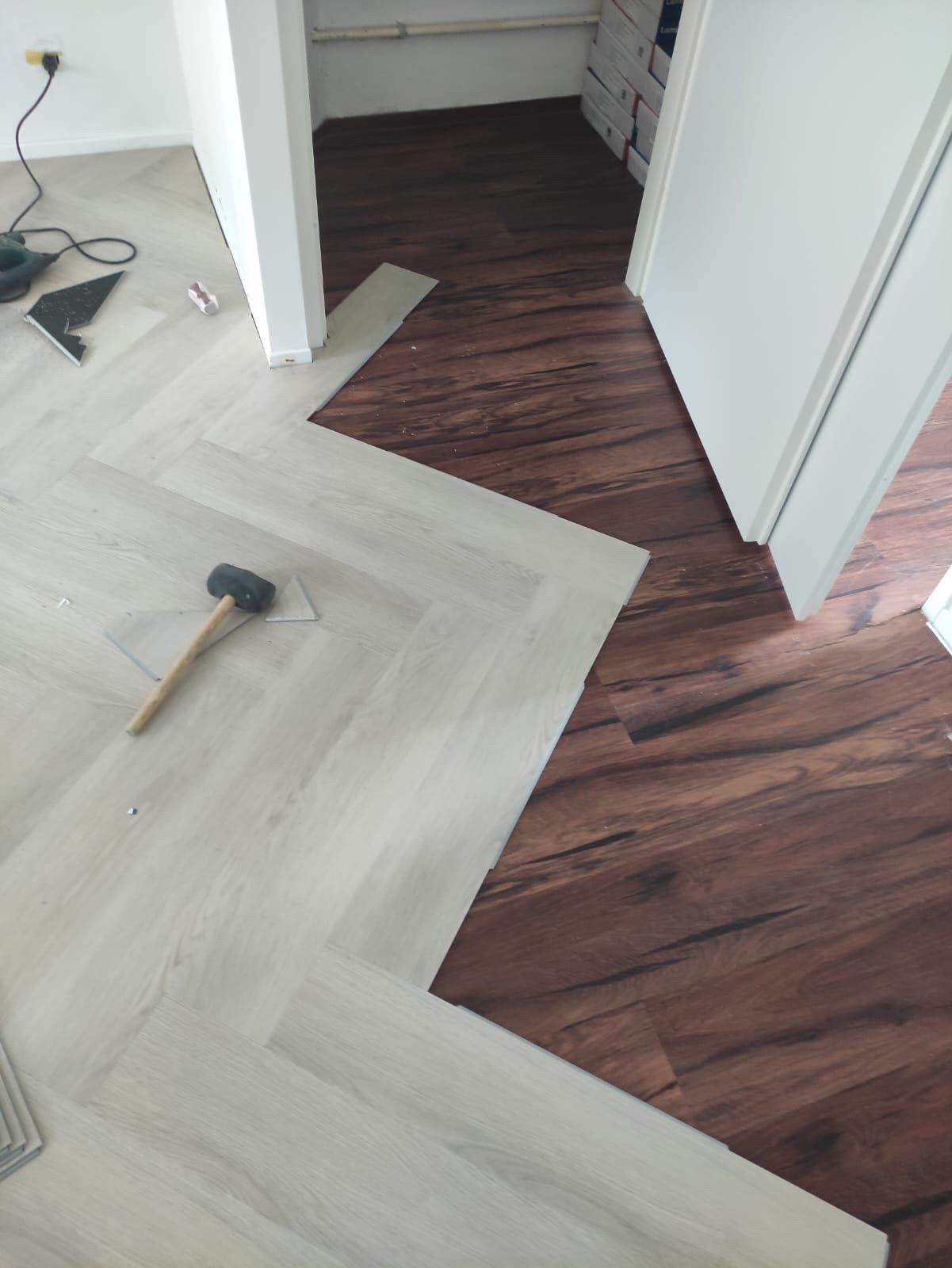 Stukadoor | Schilder | Vloerenlegger – Scherpe prijs, Ophalen of Verzenden, Zo goed als nieuw, 75 m² of meer, Laminaat