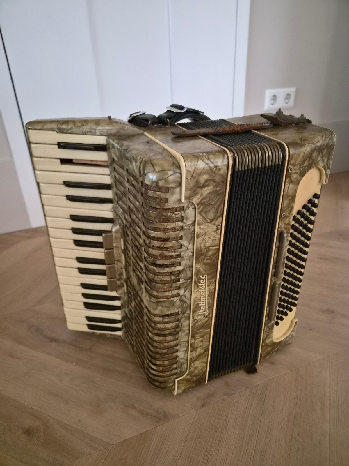Weltmeister Accordeon - met nieuwe schouderbanden, Muziek en Instrumenten, Accordeons, Ophalen, Gebruikt, Met riemen, Toetsaccordeon