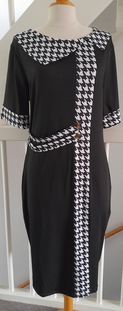 Jurk met pied de poule motief maat 40/42, Kleding | Dames, Zwart, Maat 42/44 (L), Nieuw, Ophalen of Verzenden