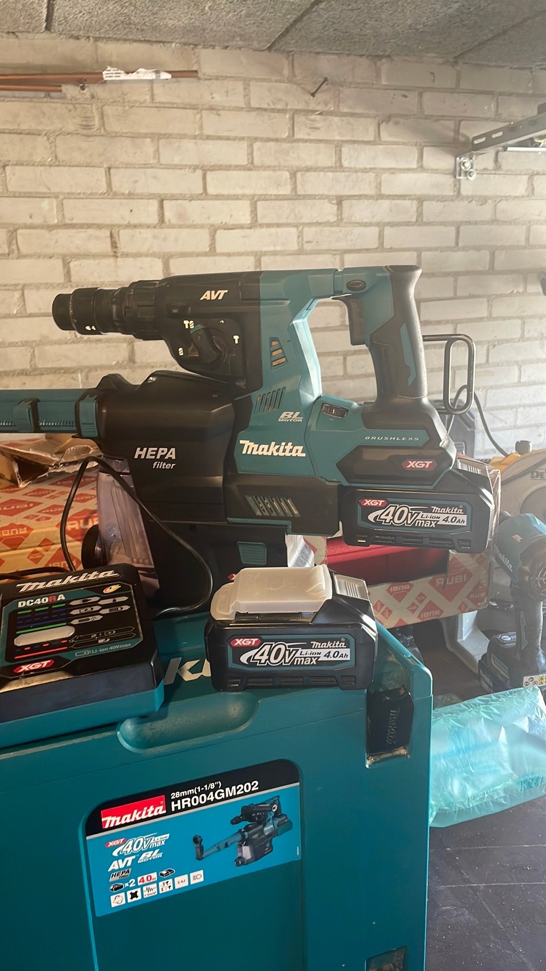 Makita 40v combihamer en reciprozaag, Ophalen, Zo goed als nieuw, Boor- en/of Breekhamer