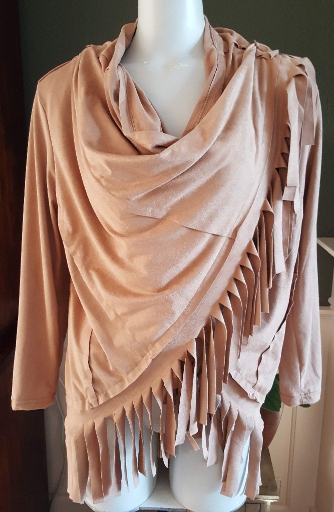 Mooie suede look wikkel cape ibiza S 36, Verzenden, Zo goed als nieuw, Maat 36 (S), Beige