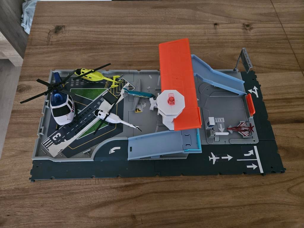 Airport matchbox, Kinderen en Baby's, Speelgoed | Racebanen, Ophalen, Gebruikt, Elektrisch, Overige merken