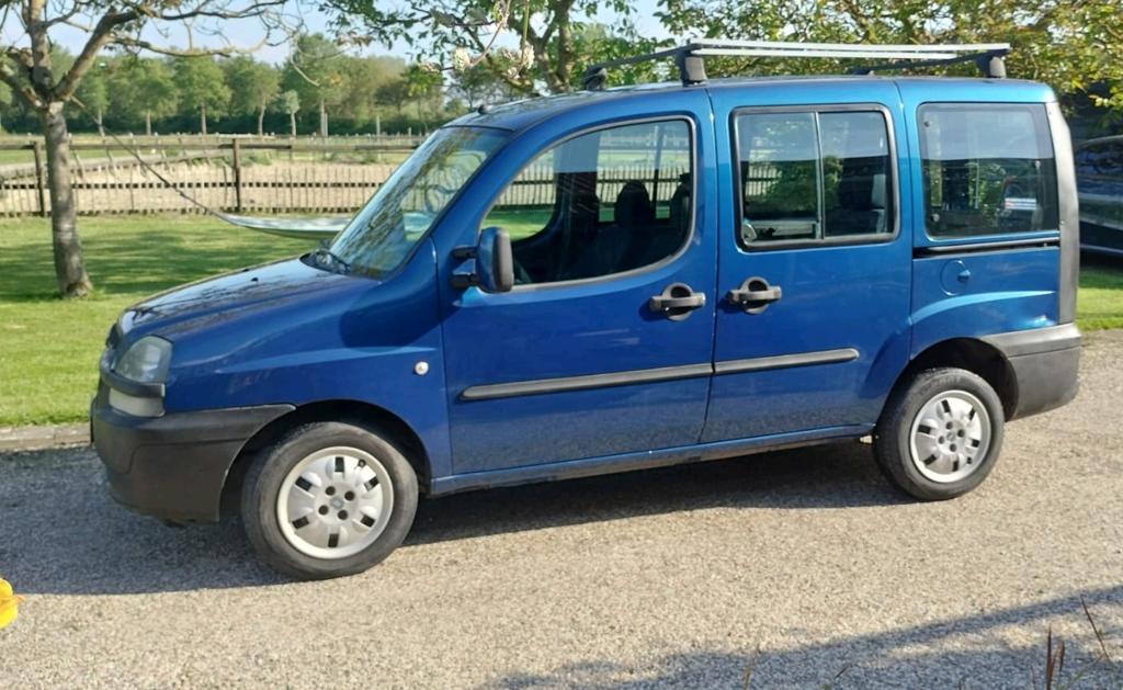 Fiat Doblò Cargo 1.6-16V ELX benzine – rolstoelauto, 1596 cc, Doblo, Blauw, Origineel Nederlands