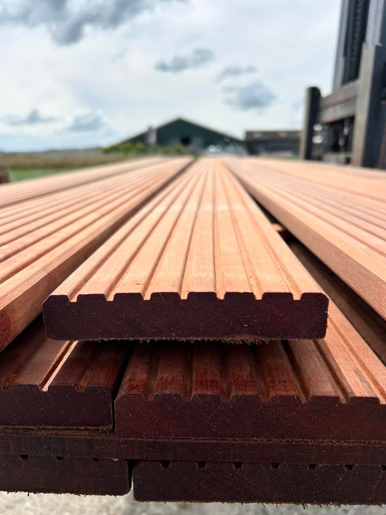 Hardhouten vlonderplank 25x145 mm Massaranduba, Tuin en Terras, Terrasdelen en Vlonders, D, Nieuw, Ophalen of Verzenden, Hout
