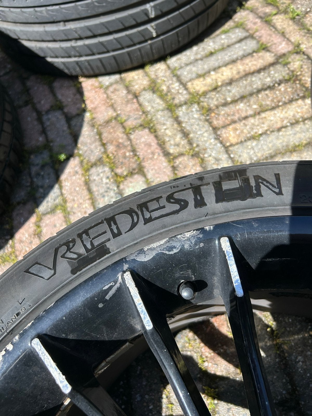 4 Vredestein banden met gratis velgen - 235/40 ZR19, Auto-onderdelen, Banden en Velgen, Gebruikt, Banden en Velgen, 235 mm, Personenwagen