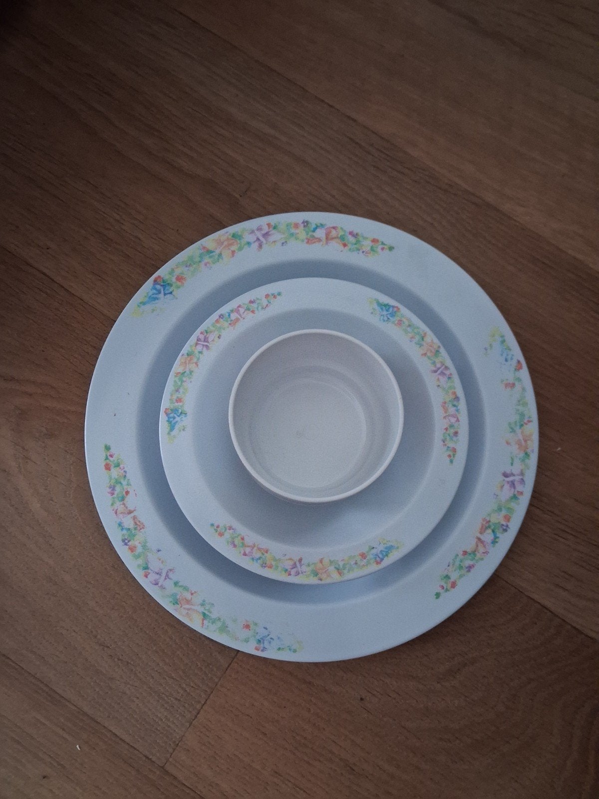 Kinder eetset: bord, kom en beker met vlinders, Kinderen en Baby's, Ophalen of Verzenden, Gebruikt