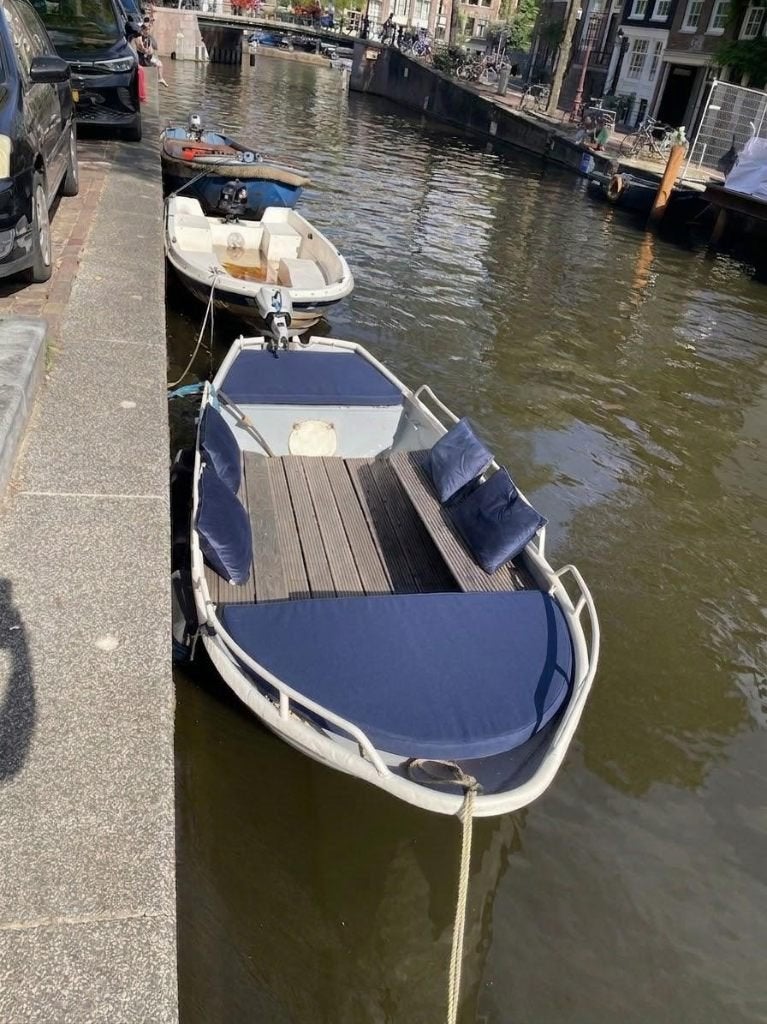 Boat - Steel (8 person) + electric engine + bootzeil, Ophalen, Gebruikt, Staal, Kussenset