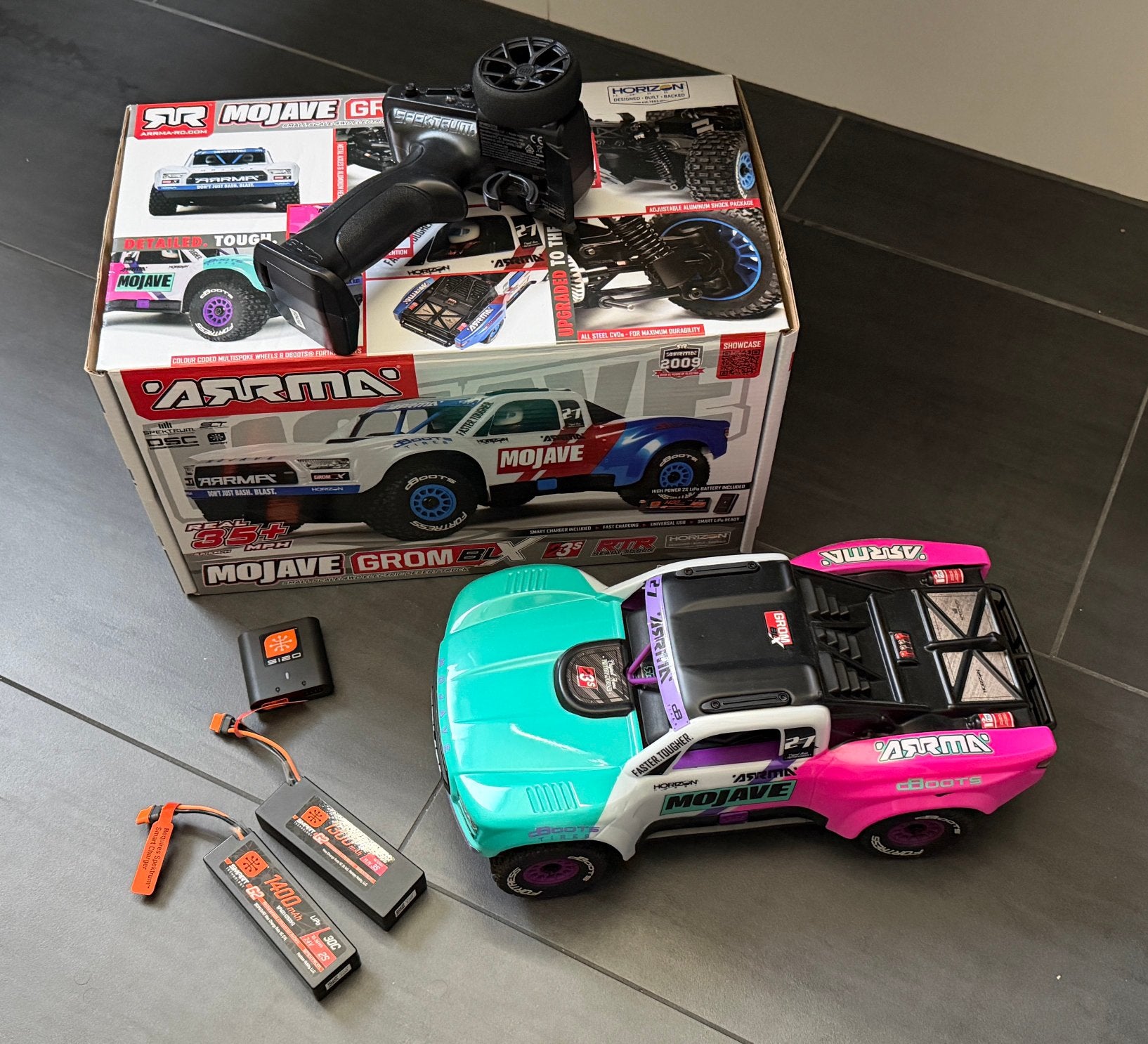 Arrma Mojave Grom BLX met 2 accu’s, Ophalen of Verzenden, Zo goed als nieuw, Overige schalen