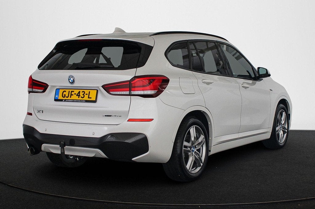 BMW X1 xDrive25e M Sport Trekhaak Stoelverwarming Apple CarP, Gebruikt, Wit, Plug-in hybride, Vierwielaandrijving