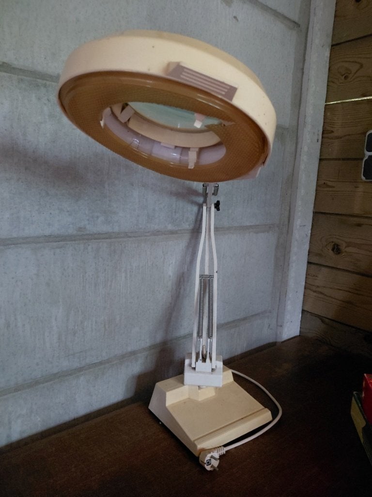 Vergrootlamp met zware voet, 3x vergroting, 80 cm werkhoogte, Hobby en Vrije tijd, Borduren en Borduurmachines, Ophalen, Gebruikt