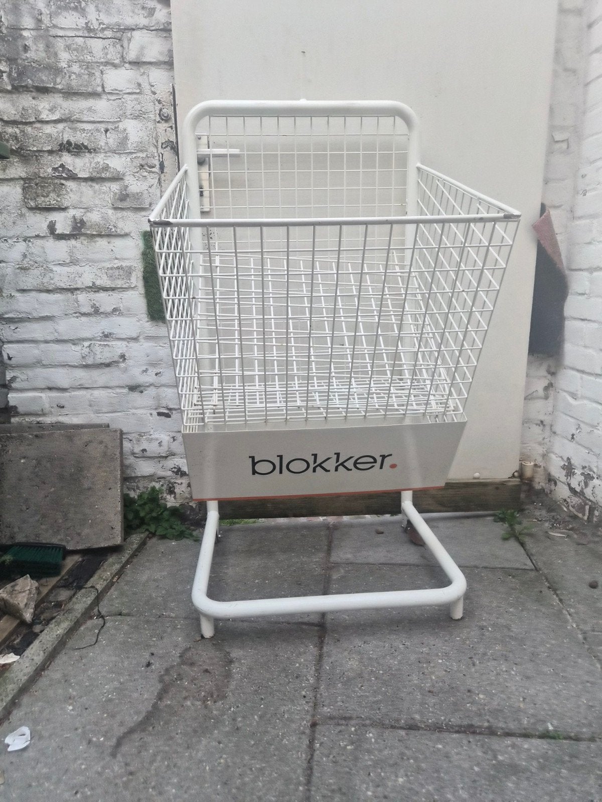 2 x Blokker display, industriëel opberg rek, tuinmand, Ophalen, Zo goed als nieuw